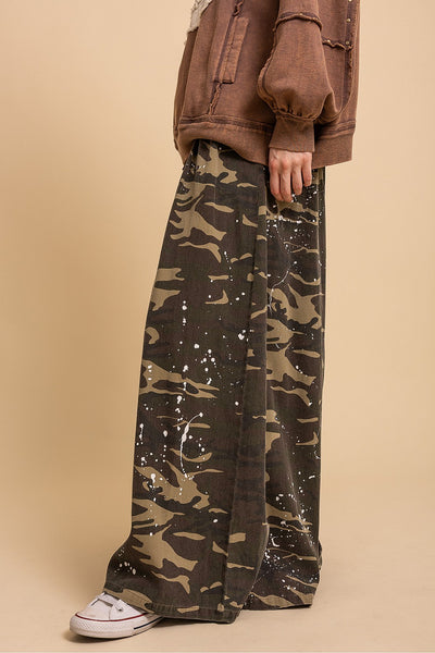PAINT SPLATTER DETAIL CAMO PRINT WIDE-LEG PANTS