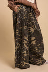 PAINT SPLATTER DETAIL CAMO PRINT WIDE-LEG PANTS
