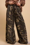 PAINT SPLATTER DETAIL CAMO PRINT WIDE-LEG PANTS